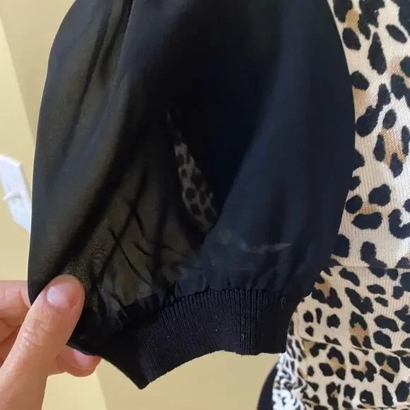 - White House Black Market black and leopard blouse in size XS - Picture 4 of 8